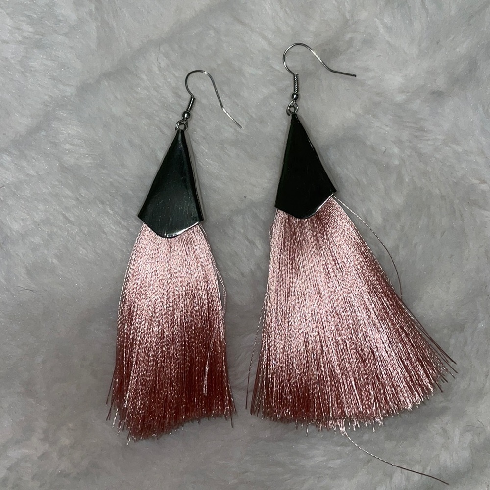 😍 Pink Tassel Earrings 🔥